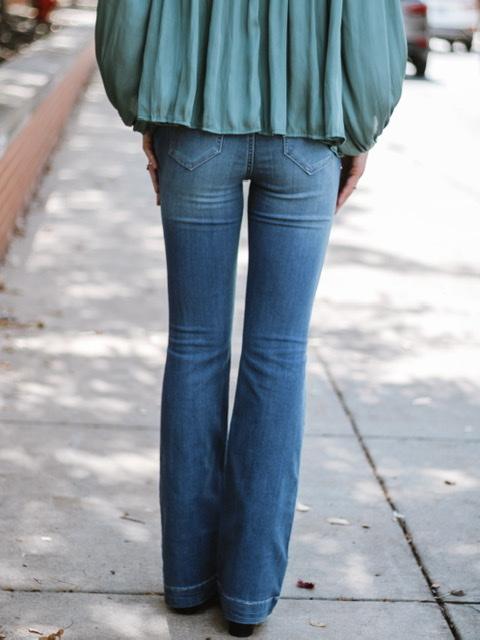 http://shopkateandkris.com/cdn/shop/products/Good-Times-Flared-Leg-Jeggings-Medium-Wash-Cello-Jeans-Kate-Kris-3_800x.jpg?v=1634415192